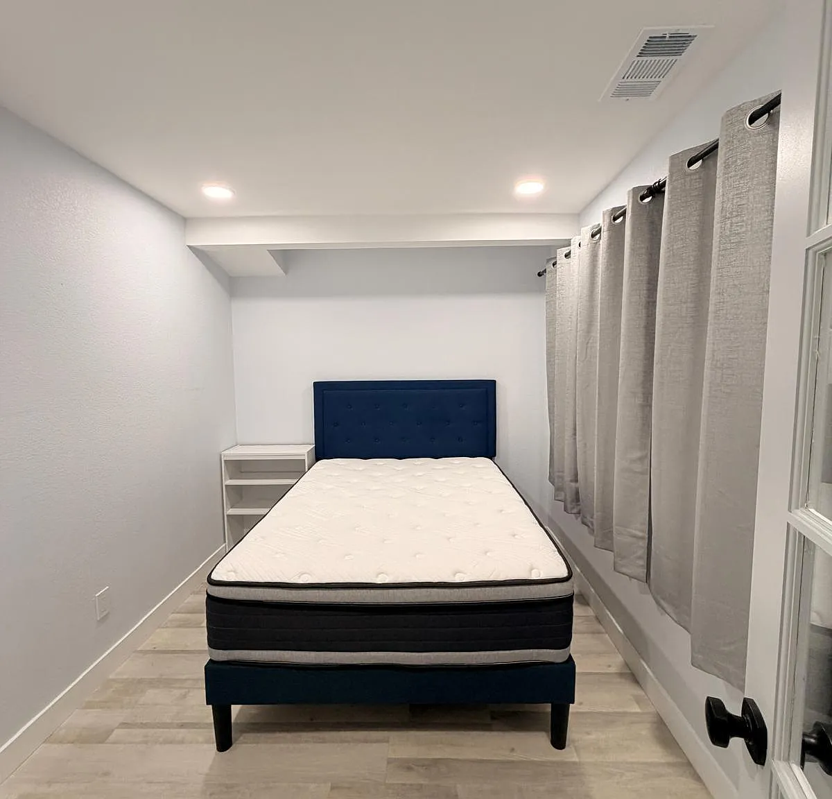 721 Clyde Ave — Photo 4