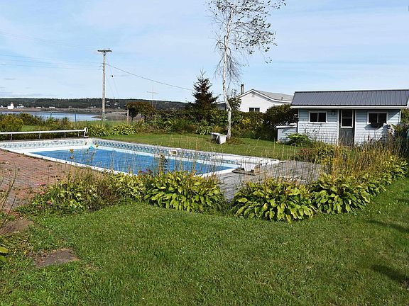 3rd image of 208 Lighthouse Rd