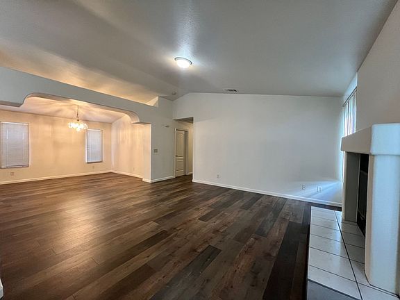 4th image of 92 Rosewood Cir