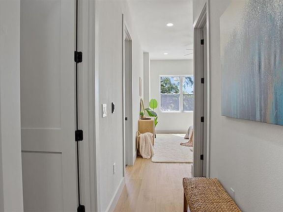 3rd image of 1505 W Arch St #2