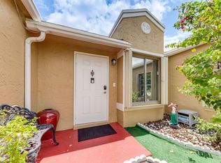 18740 Shauna Manor Dr, Boca Raton, FL 33496