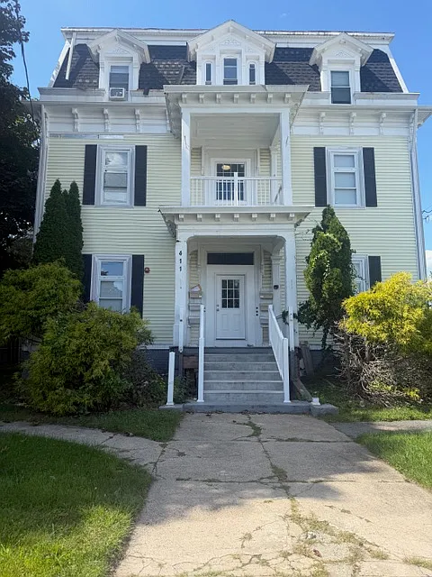 411 Laurel Hill Ave #1R