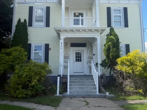 411 Laurel Hill Ave APT 1R, Cranston, RI 02920
