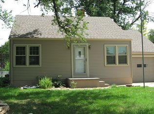 221 W 24th Ave, Hutchinson, KS 67502