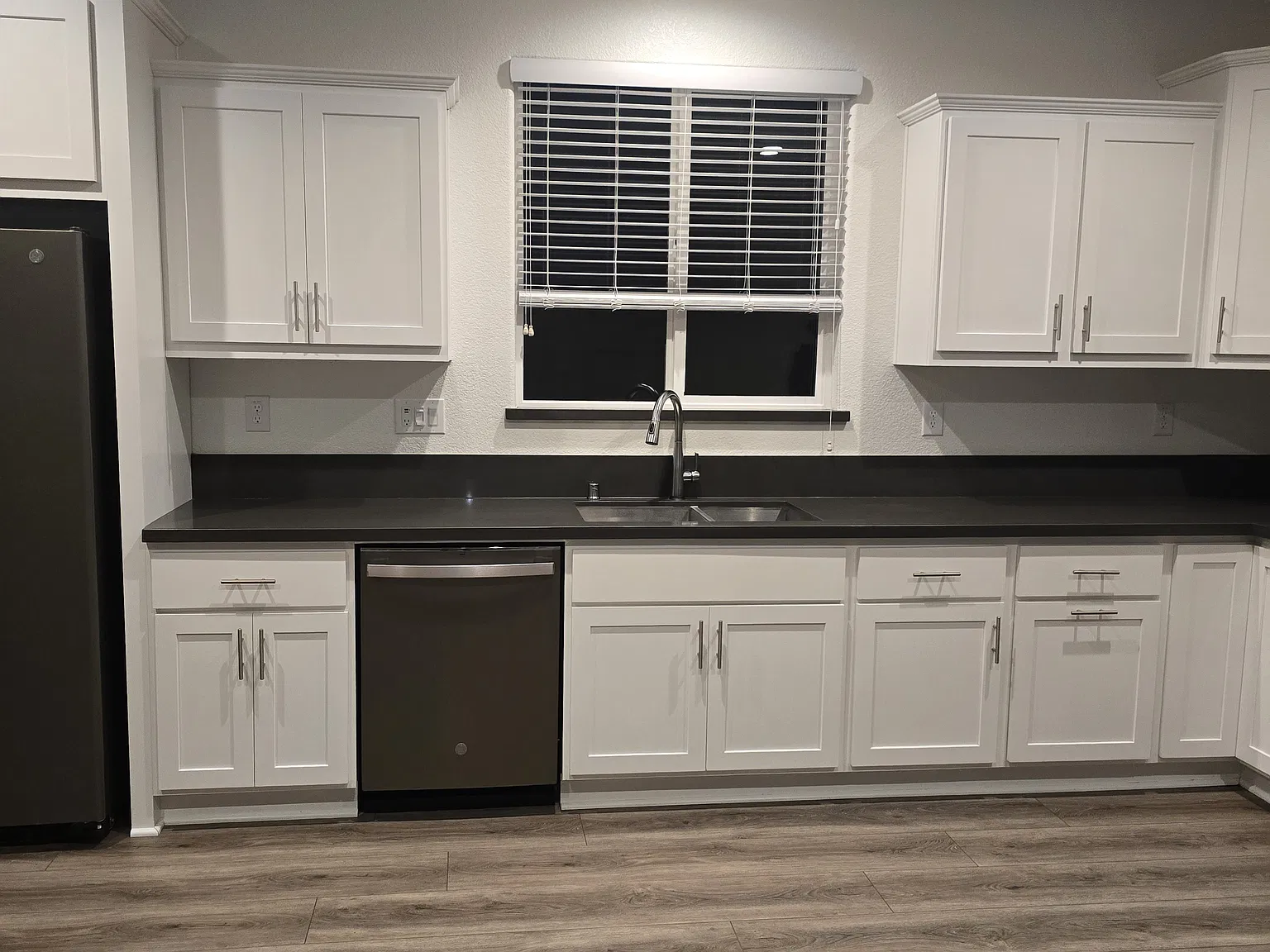 3 bed, 2.5 bath, 1417 sqft, $3,100 — Photo 1