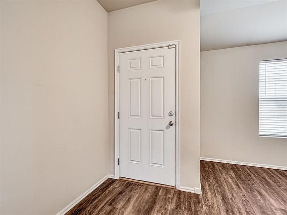 5th image of 1648 Lanesboro Dr