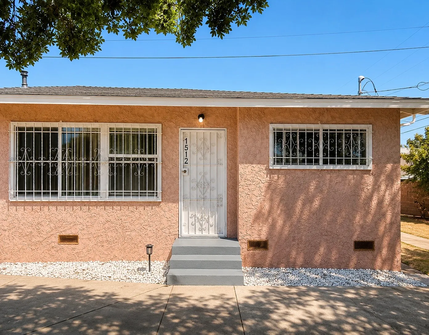 4 bed, 1921 sqft, $3,999 — Photo 1