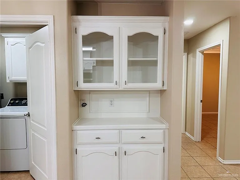 2105 W Western Dr #2 — Photo 5