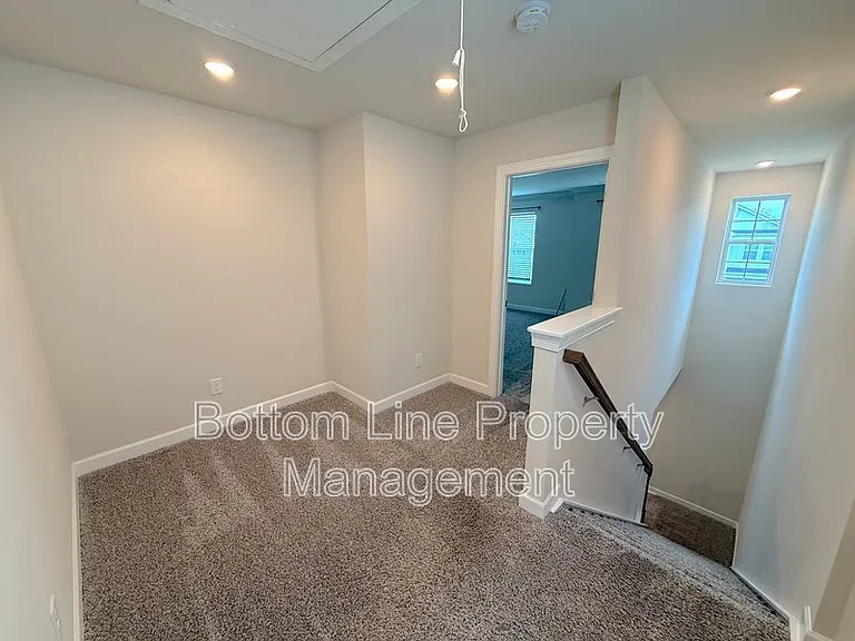 629 Cranford Dr — Photo 16