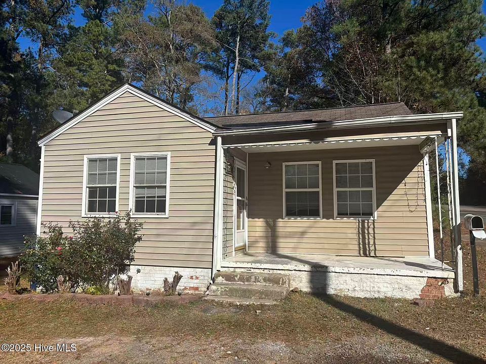 1st image of 800 N Steele St