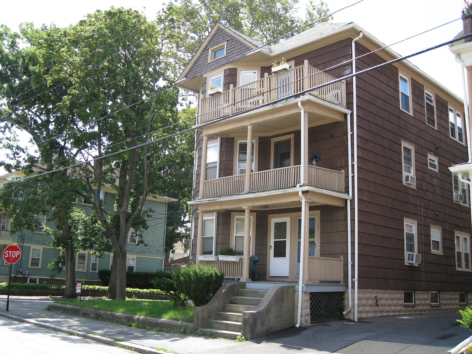 3 bed, 1200 sqft, $2,275 — Photo 1