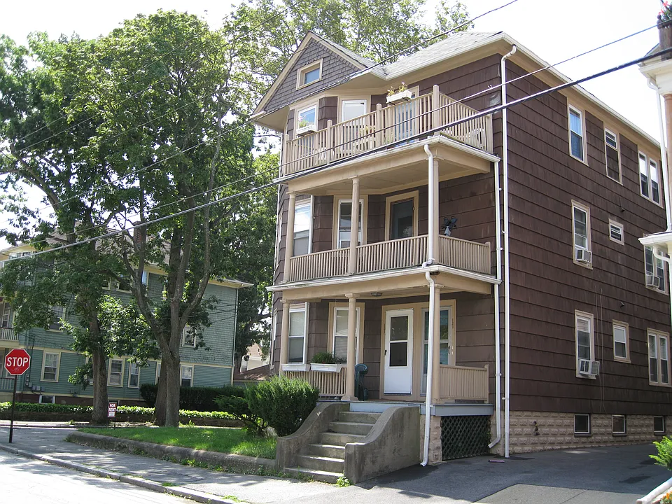 131 4th St #1