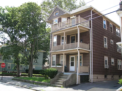 131 4th St #1 Photo 1