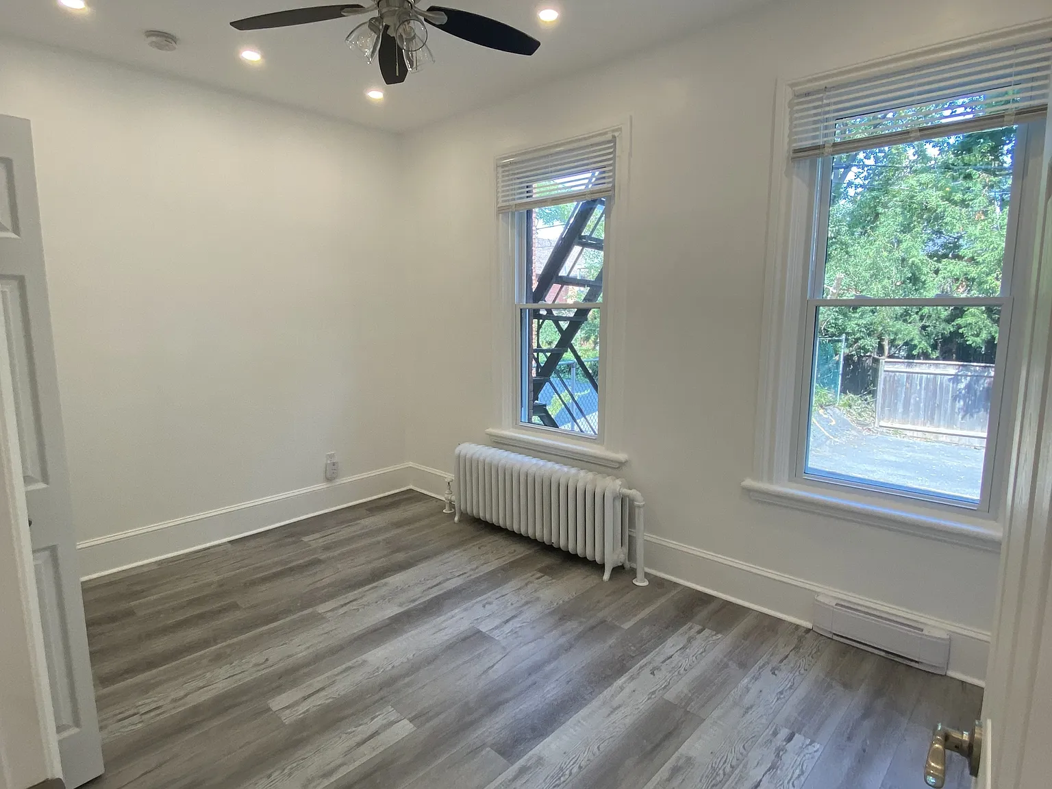 2 bed, 700 sqft, $1,895 — Photo 3