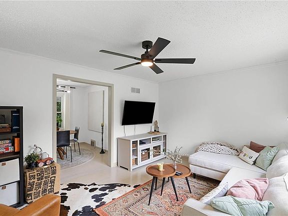 4th image of 2705 Beverly Cir
