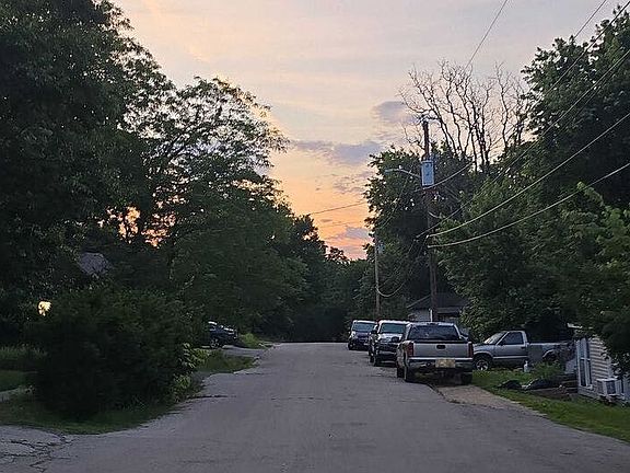 4th image of 92 Oak St