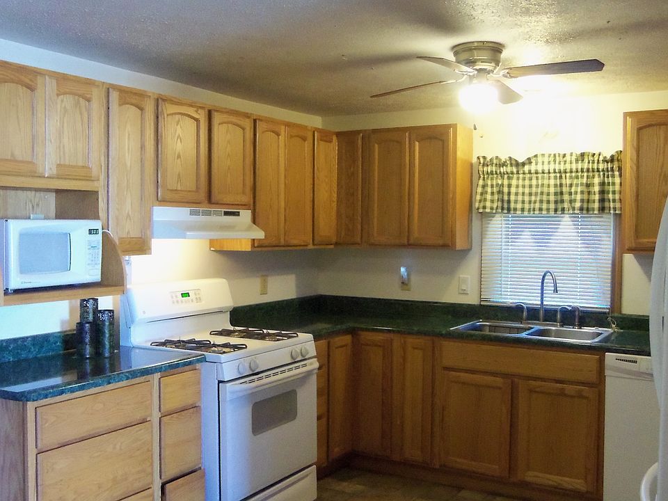 2nd image of 405 Lincoln St