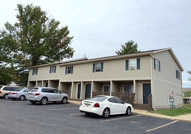 1st image of 1734 N Lincoln Ave