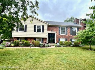 9512 Aylesbury Dr, Rolling Hills, KY 40242