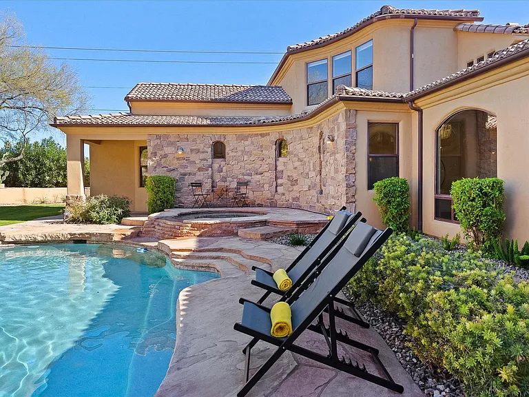 6346 E Mountain View Rd — Photo 34