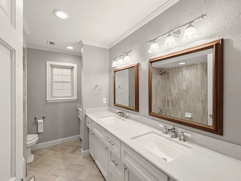 13835 Jarvis Rd — Photo 27