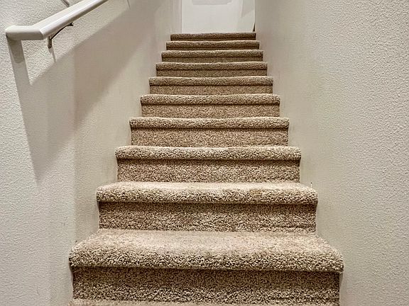 4th image of 720 NE 138th Pl