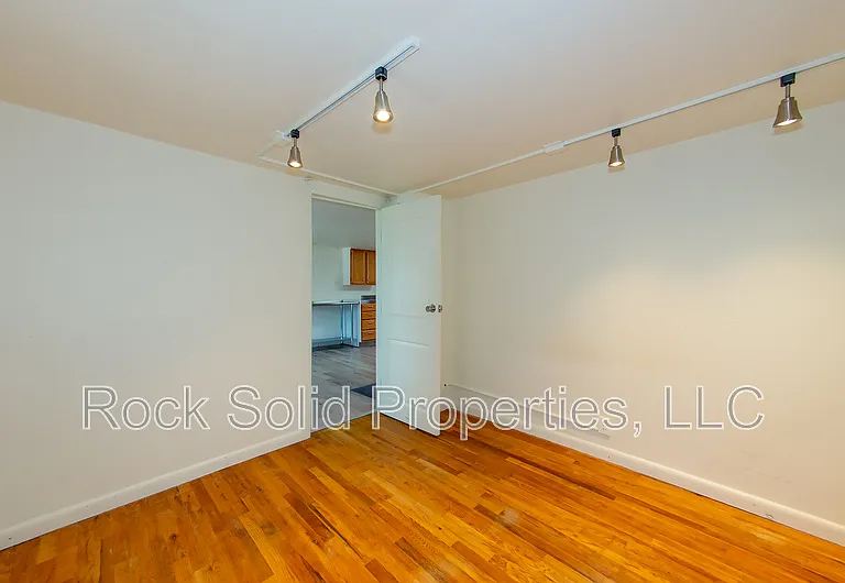 210 Seymour Ave — Photo 26