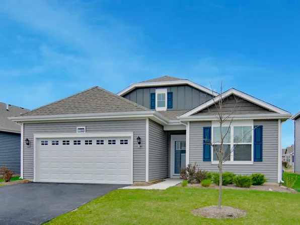 1150 Heritage Ct, Pingree Grove, IL 60140