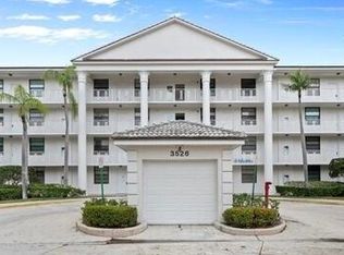 3526 Whitehall Dr APT 106, West Palm Beach, FL 33401