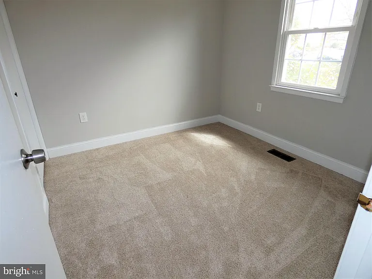 4128 Hamlin Ct — Photo 37