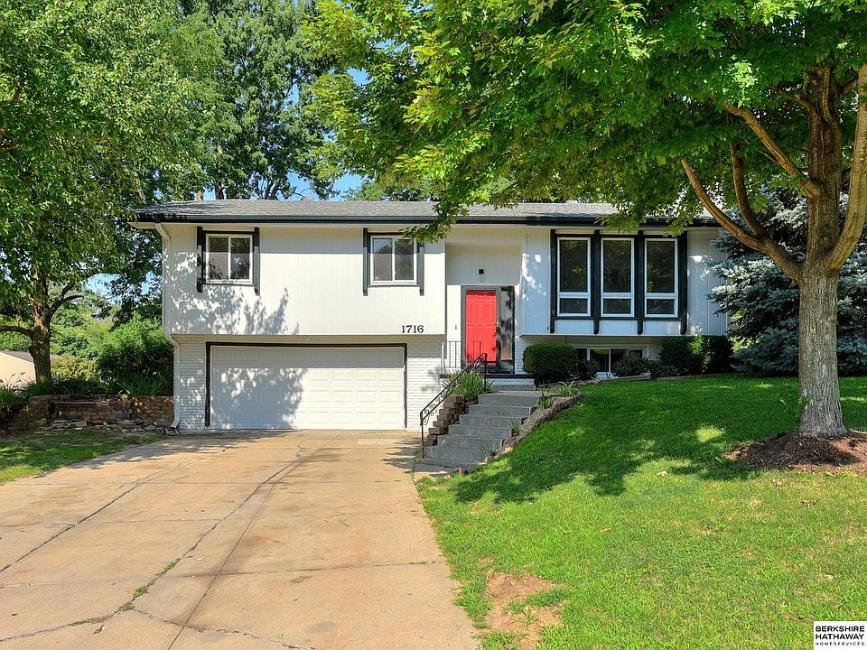 1st image of 1716 S 162nd St