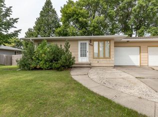 2203 15th St S, Fargo, ND 58103
