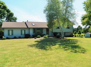 N69W26901 Hickory Chasm Dr, Lisbon, WI 53089