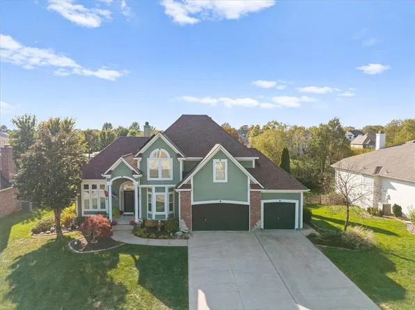 4424 SW Gull Point Dr, Lees Summit, MO 64082