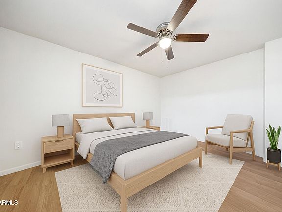 2nd image of 10246 W PALMERAS Drive