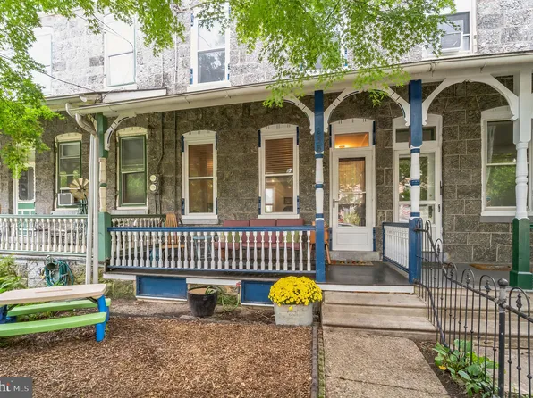 238 Sumac St, Philadelphia, PA 19128