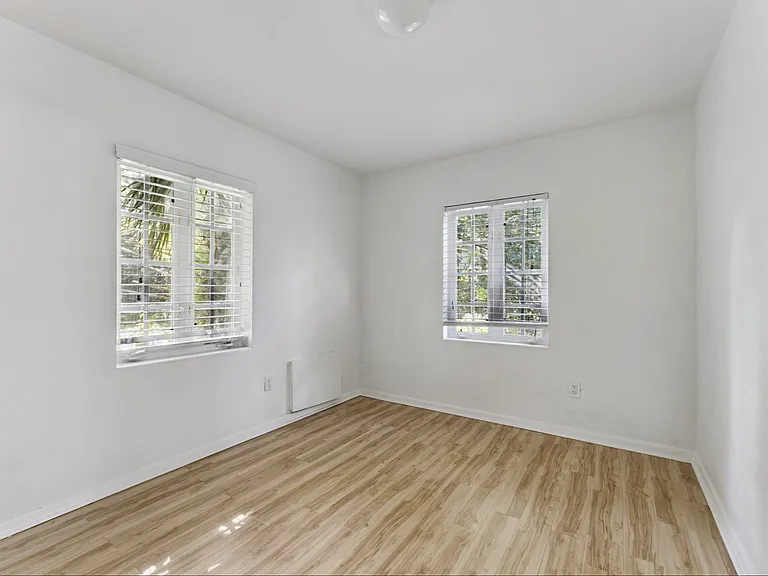 447 N Phelps Ave — Photo 17