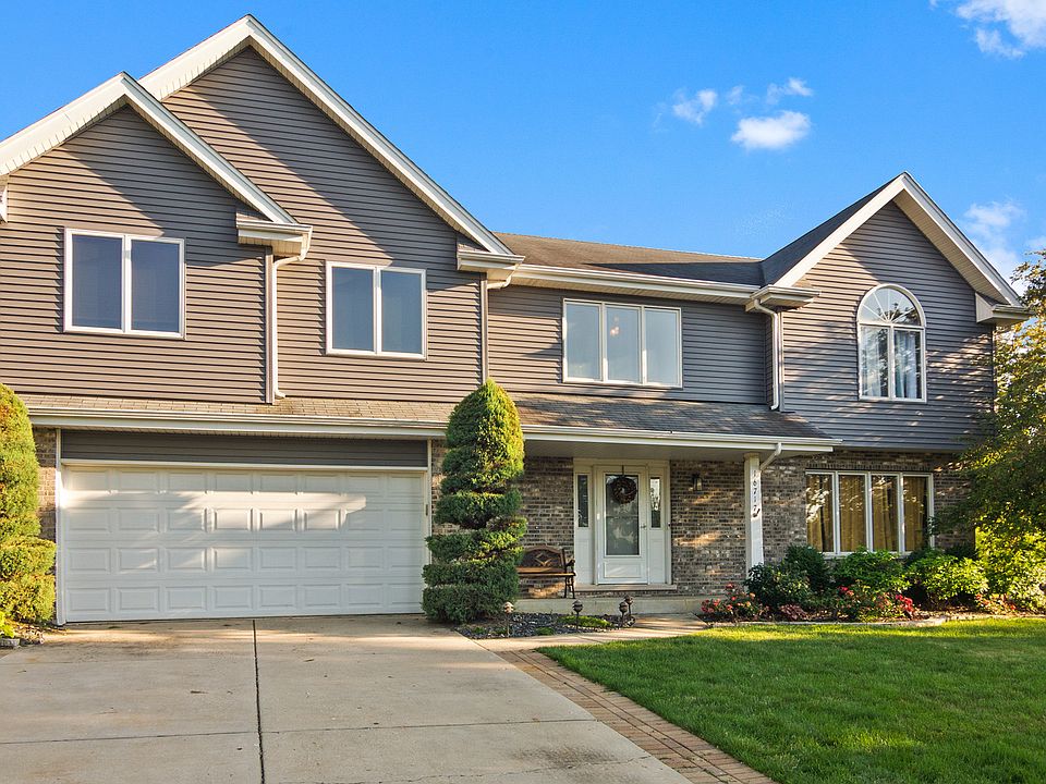 2nd image of 16717 W Primrose Ln