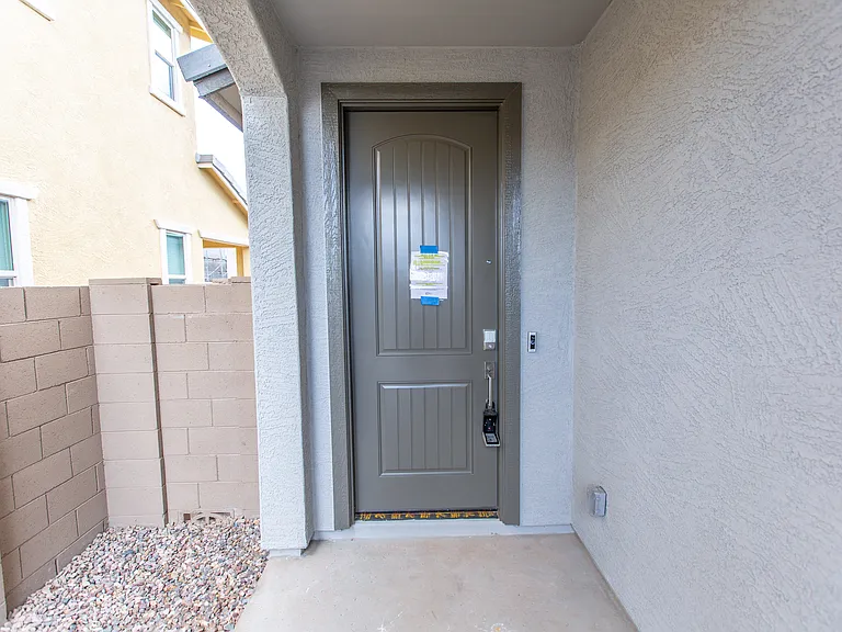 2243 E Ridgewood Ln — Photo 5