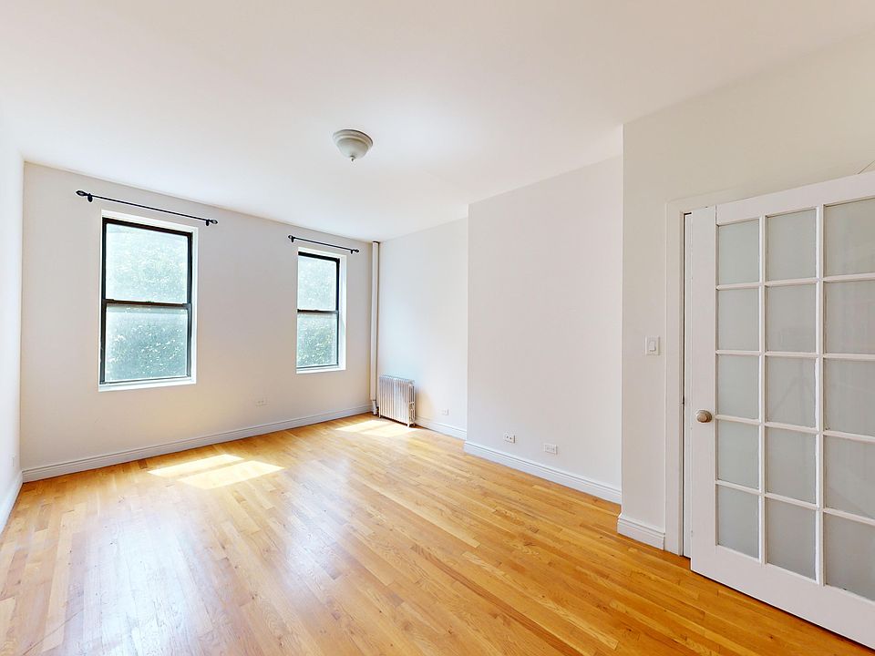 1st image of 33 Saint Marks Pl APT 3