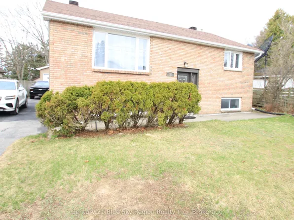 127 Bennett St, North Bay, ON P1B 8X5