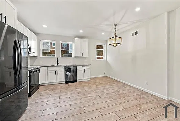 3 bed, $2,250 — Photo 4