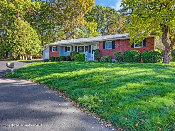 2 Crestmont Pl, Clarks Summit, PA 18411