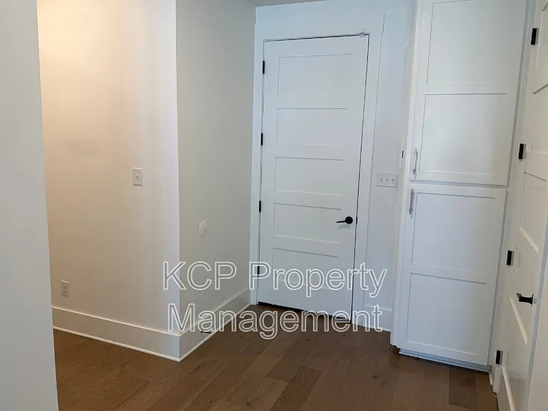 1813 Garland Ave #1 — Photo 6