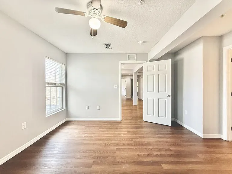 425 F St #2 — Photo 16