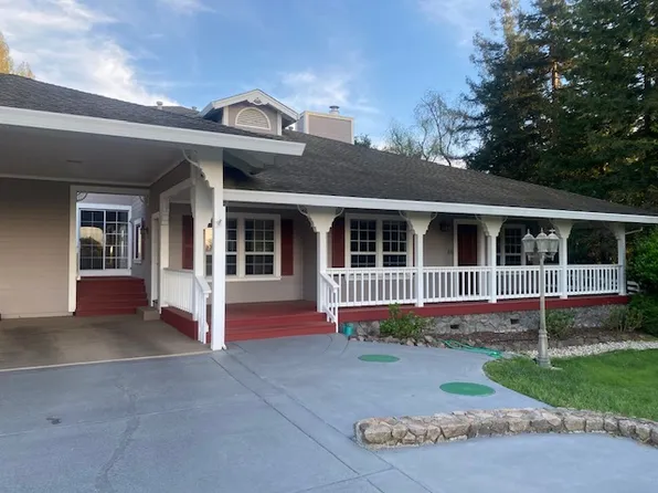 220 Metz Ln #B, Petaluma, CA 94952