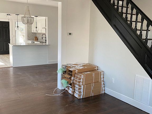 3rd image of 511 Madison Ave #511