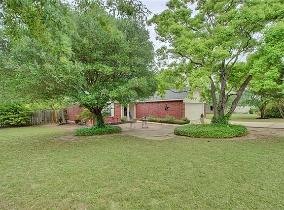5th image of 1426 Saint Croix Ln
