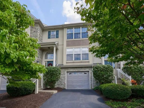 637 Royal View Dr, Lancaster, PA 17601