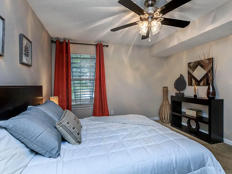 Summerlake Apartments — Photo 18